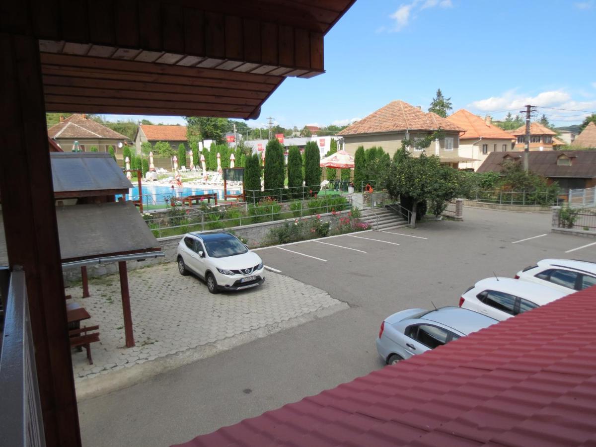 Pensiunea Cetina Brad (Hunedoara) Exterior foto