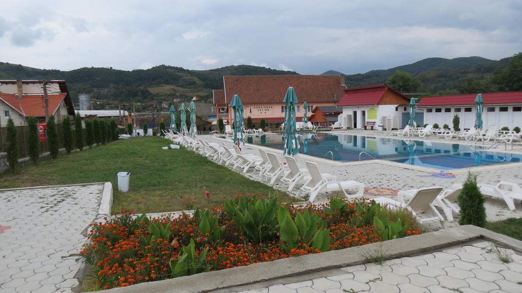 Pensiunea Cetina Brad (Hunedoara) Exterior foto